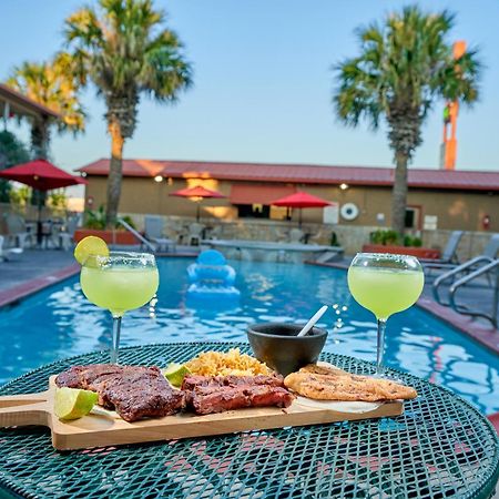 Family Garden Inn & Suites Laredo Esterno foto
