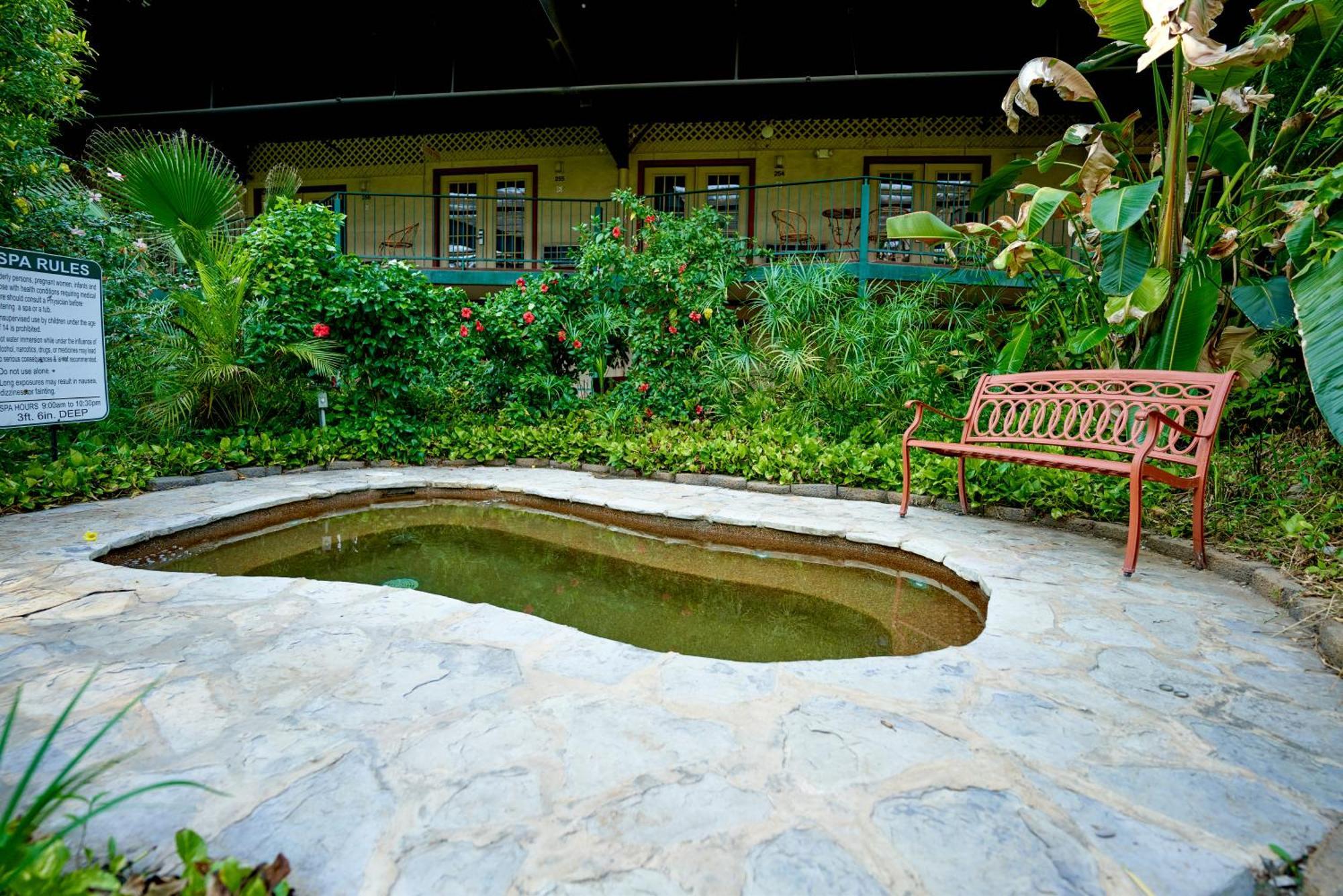 Family Garden Inn & Suites Laredo Esterno foto