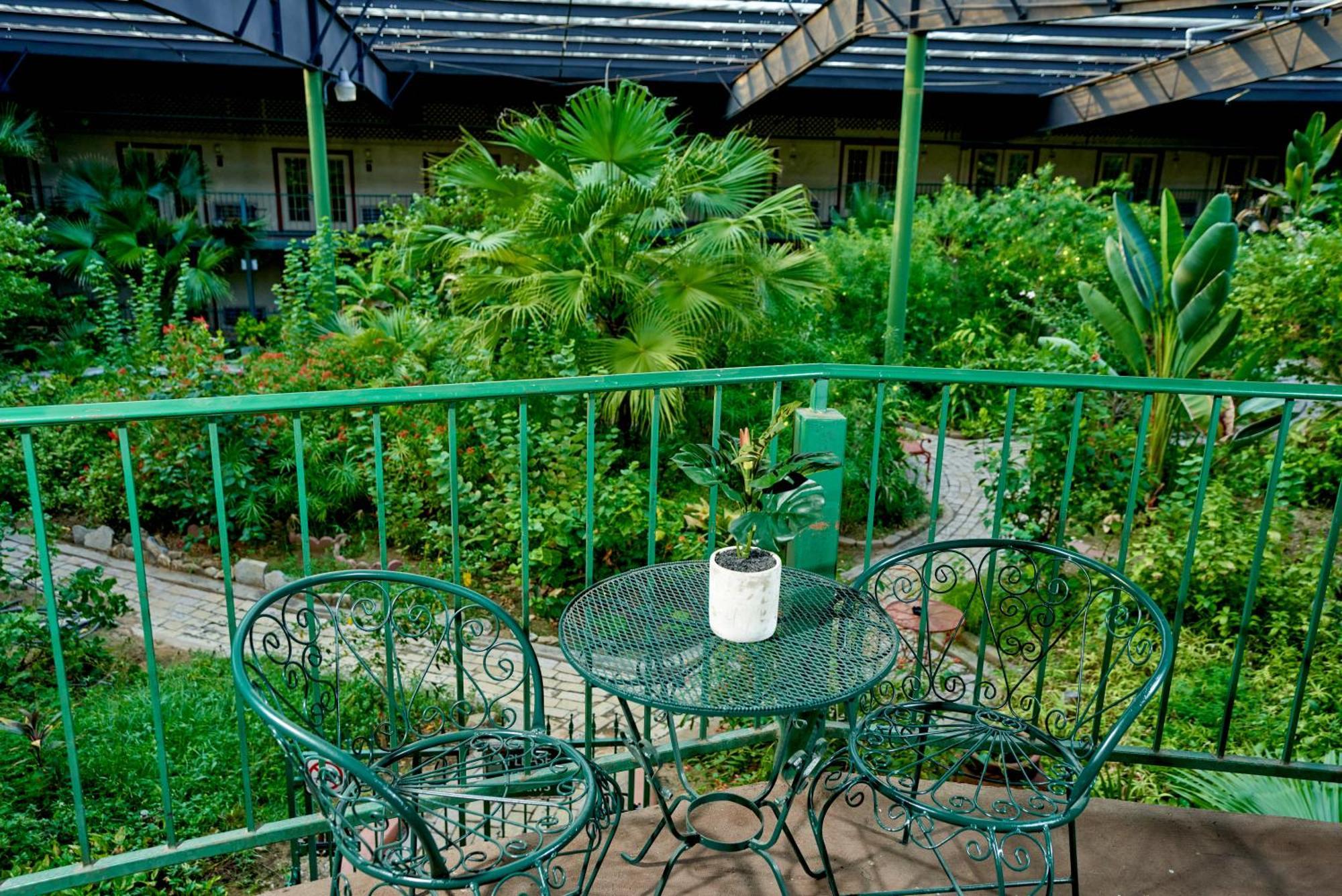 Family Garden Inn & Suites Laredo Esterno foto