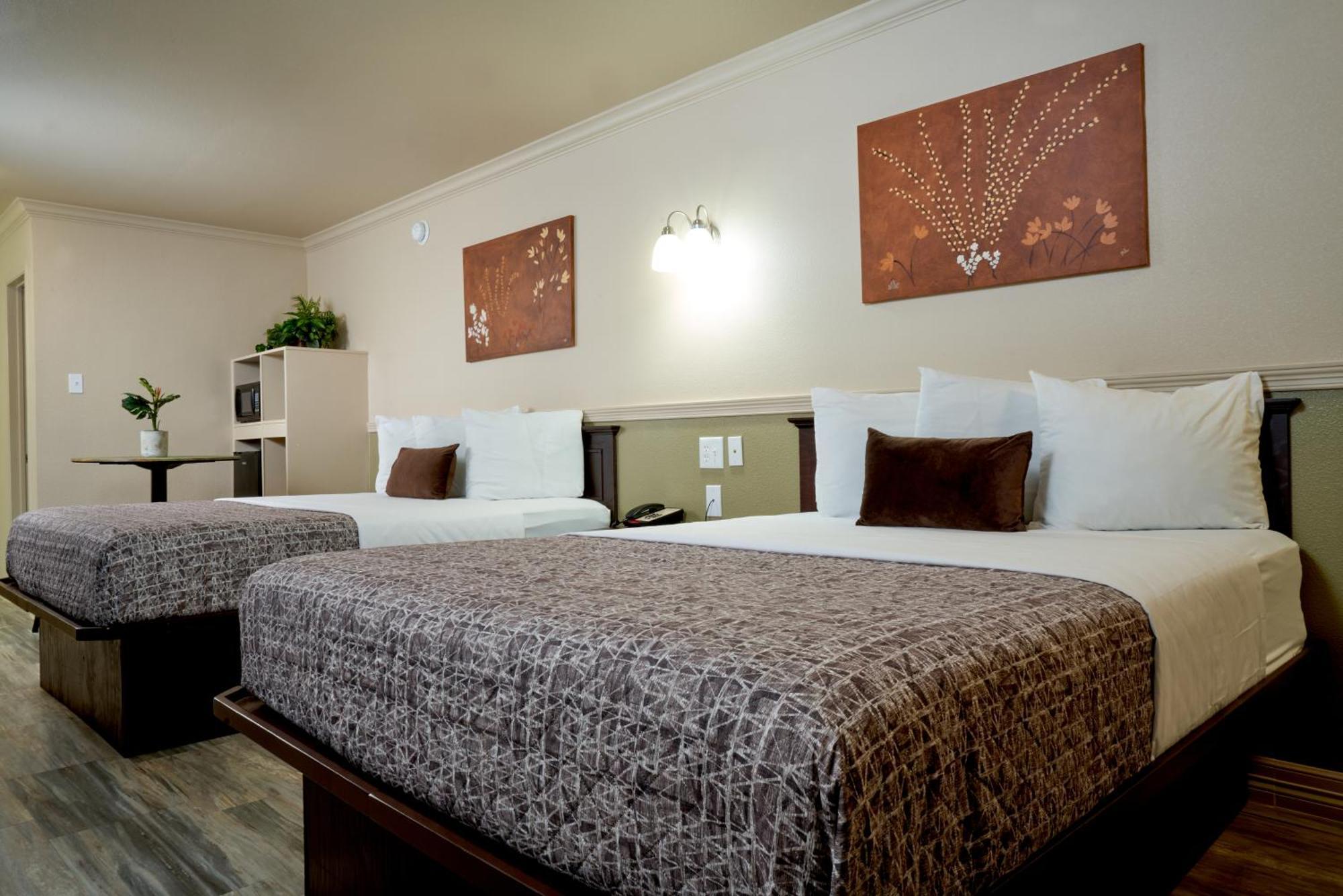 Family Garden Inn & Suites Laredo Esterno foto