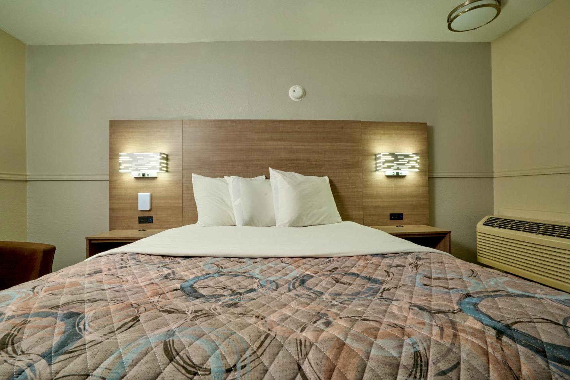 Family Garden Inn & Suites Laredo Esterno foto